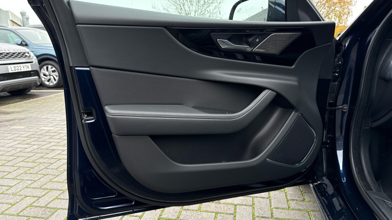 Jaguar XE 2.0 D200 R-Dynamic SE Black 4dr Auto Diesel Saloon